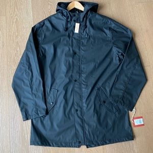 NWT  MOSSIMO Supply Co./ Black. / Water Resistant.